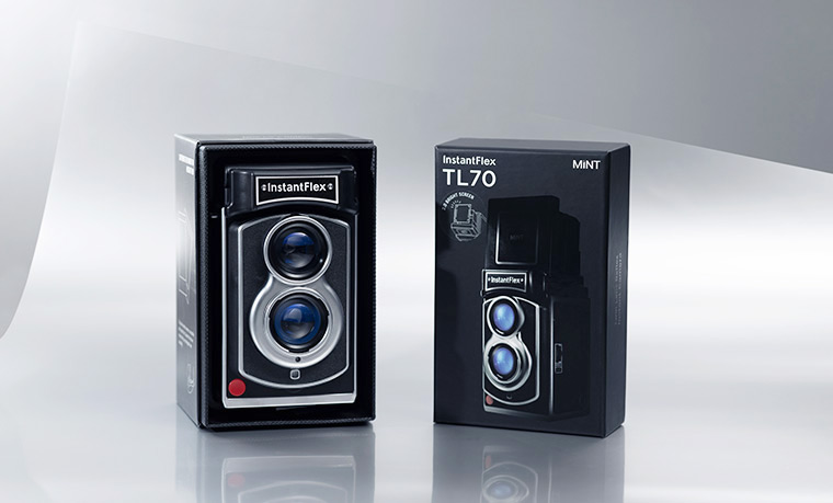 InstantFlex TL70 camera offers manual aperture control